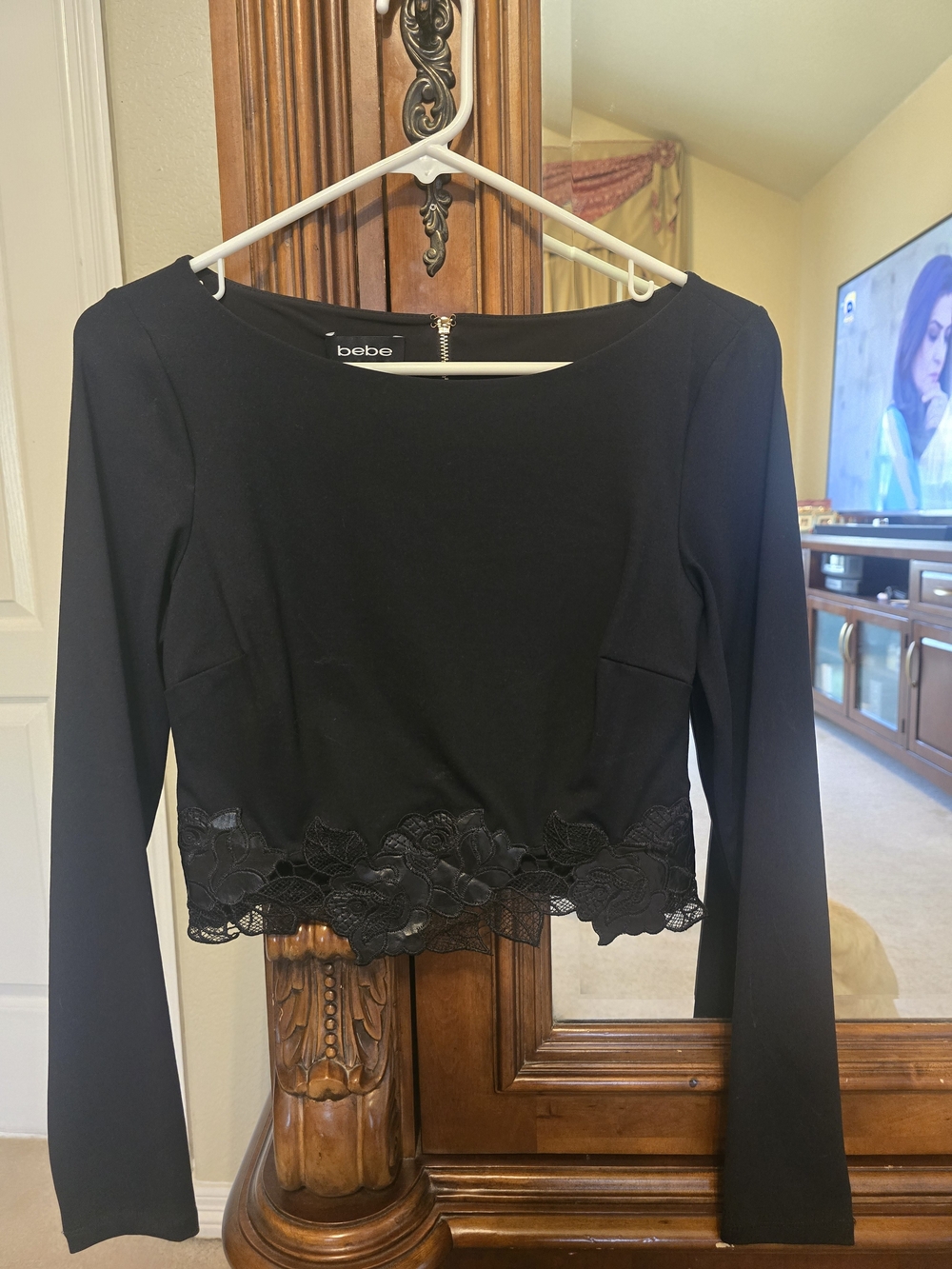 bebe Black Long-Sleeve Lace-Hem Cropped Top
